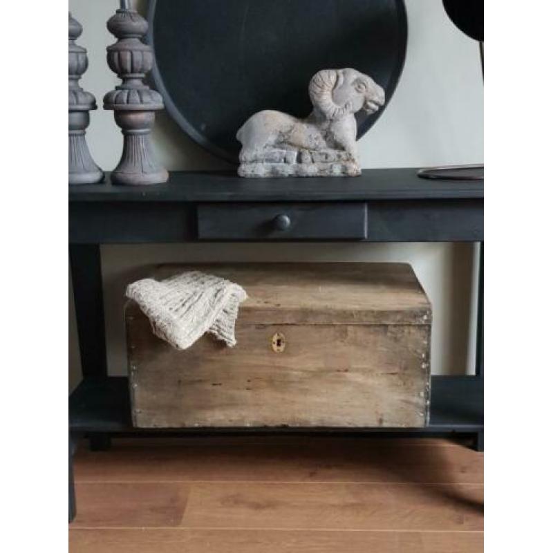 Side table in zwarte krijtverf