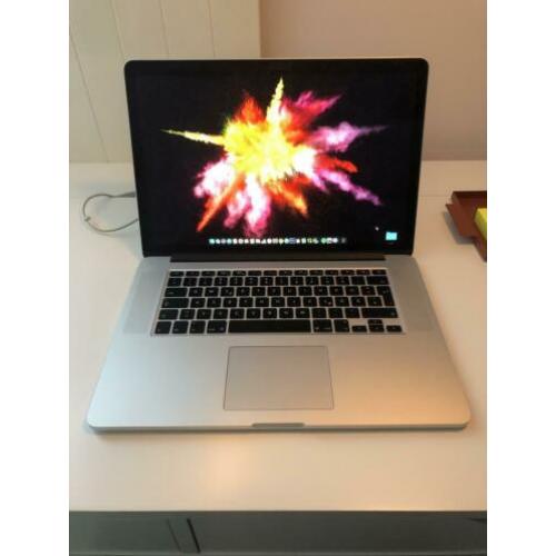 Apple MACBOOK PRO Mid 2015 Retina 15-inch 2.2 GHz