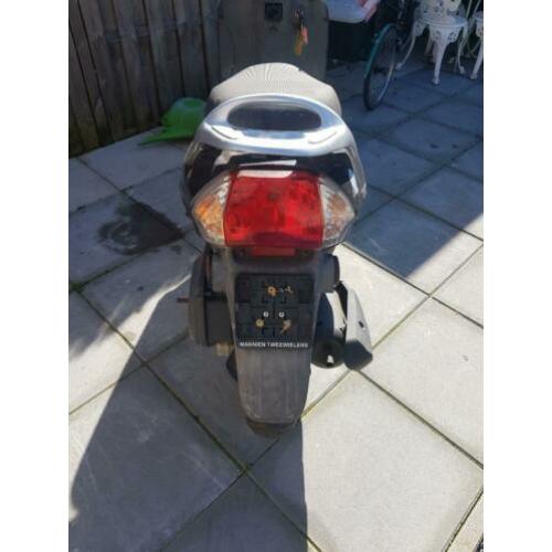 Kymco vitality zonder kenteken en papieren