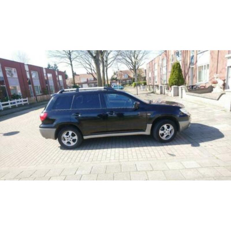 Mitsubishi Outlander 2.0 MPI 2WD 2006 Zwart