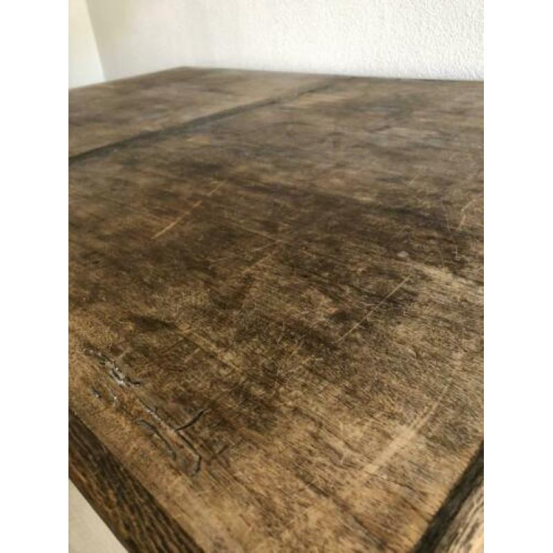 Antieke eiken eettafel (121,5x86x80)
