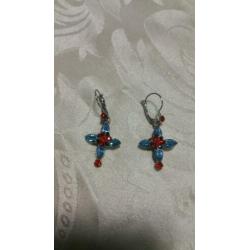 Otazu oorbellen blauw rood met swarovski kristallen