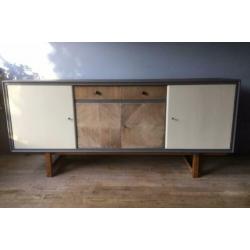 Stoer Vintage jaren’50 dressoir wandkast (massief en eco)