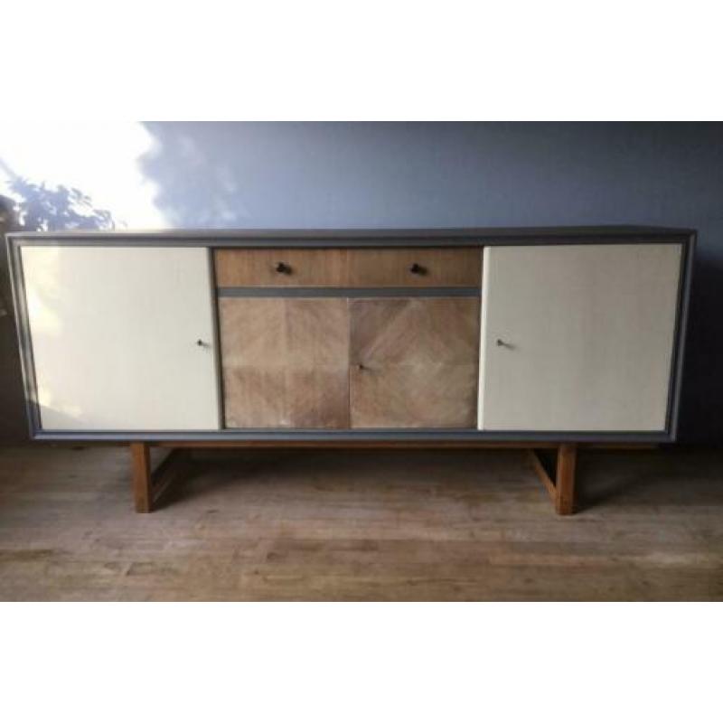 Stoer Vintage jaren’50 dressoir wandkast (massief en eco)