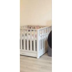 Twf box met lade lichtgrijs/beige in nette staat