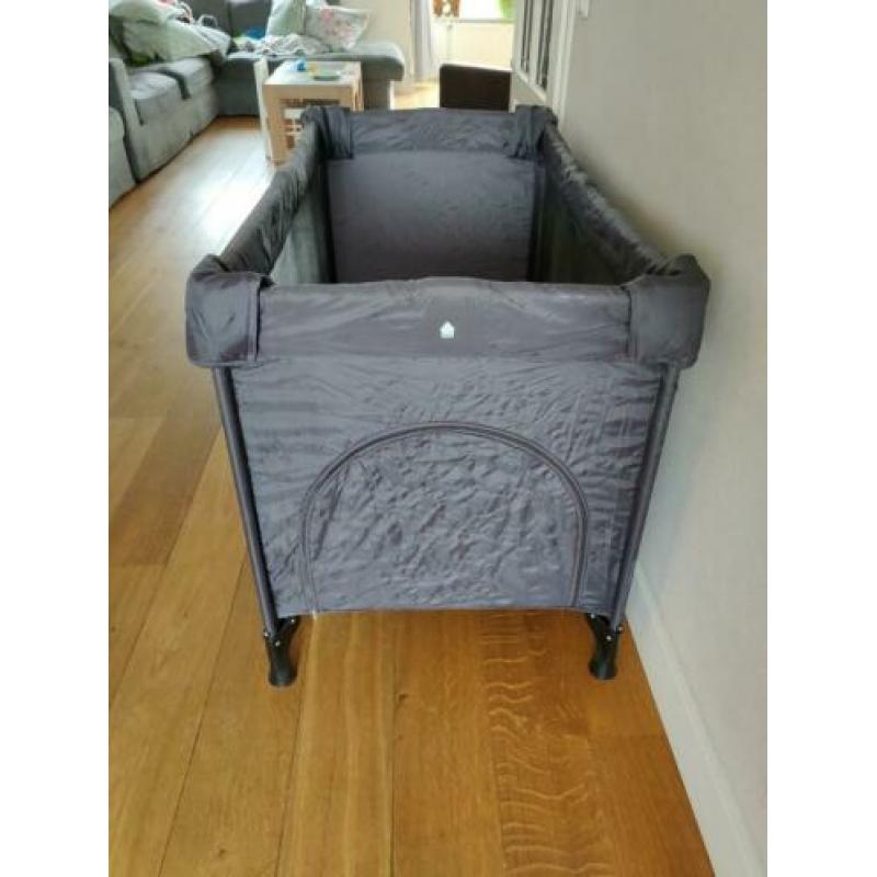 Campingbed in Nieuwstaat te koop.