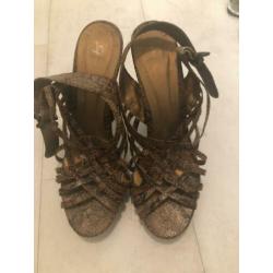 Sandalen bruin kroko print bandjes hoge hak maat 40