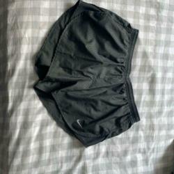 sportkleding - korte broekjes en legging