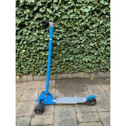 Supergave inklapbare blauwe step in prima staat