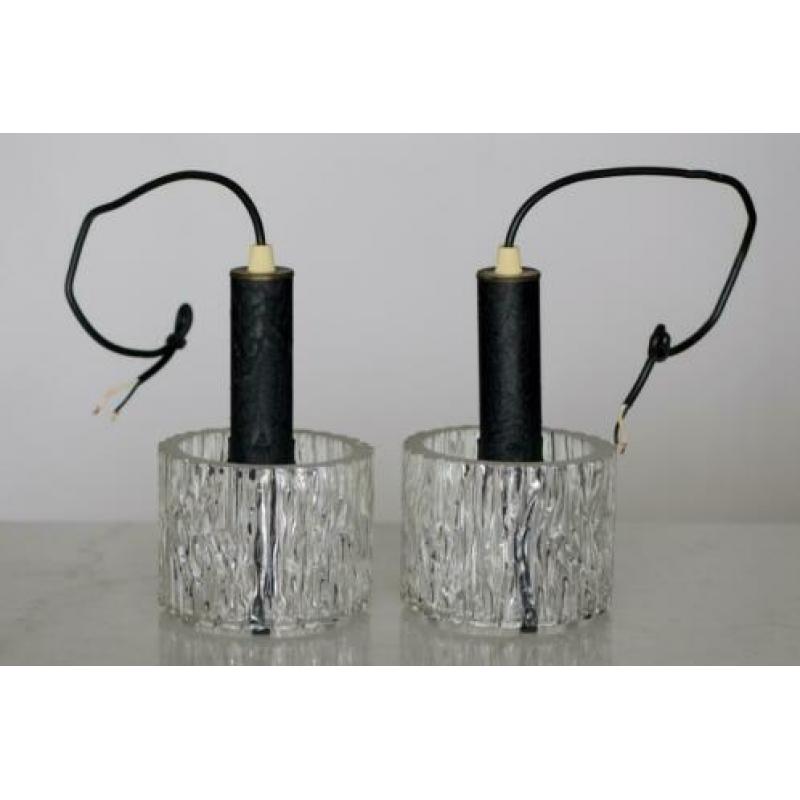 Retro HANGLAMPEN zwart armatuur glazen rand ca. 1960