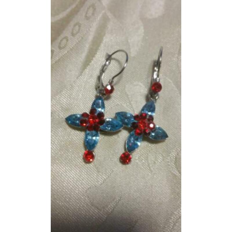 Otazu oorbellen blauw rood met swarovski kristallen