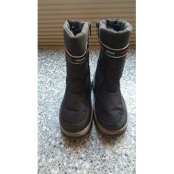 Snowboots/ laarzen/ winterlaarzen maat 32