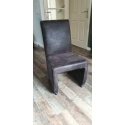 6 nette stoelen te koop. 4x bruin/antraciet 2x aquamarijn.