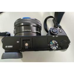 Sony Alpha A6000 + PZ 16-50mm OSS en vele extra's