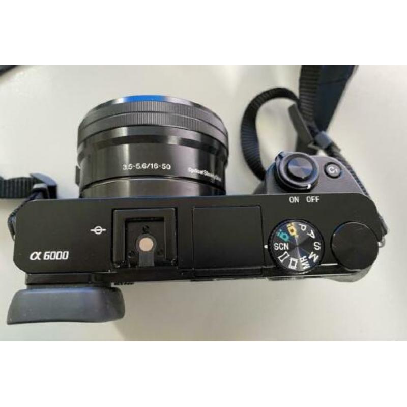 Sony Alpha A6000 + PZ 16-50mm OSS en vele extra's
