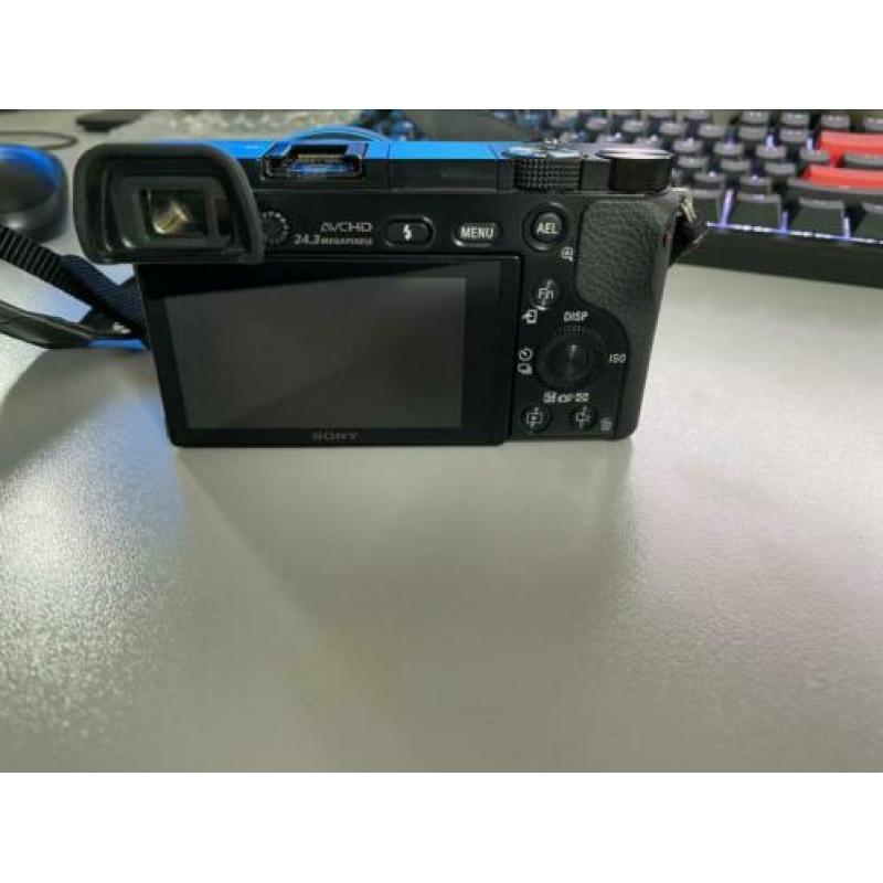 Sony Alpha A6000 + PZ 16-50mm OSS en vele extra's