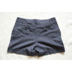 Mooie donkergrijze korte broek. Mt 42. Mek M&S mode
