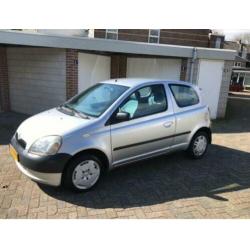 Toyota Yaris 1.0 16V 3DR 2000 Grijs