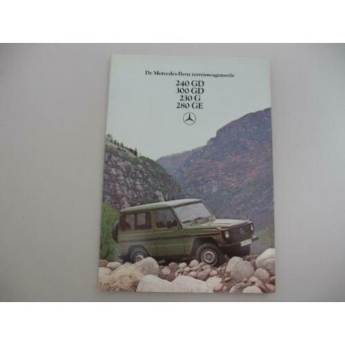 MERC 048 Mercedes Benz terreinwagenserie 240GD 300 GD 230 G