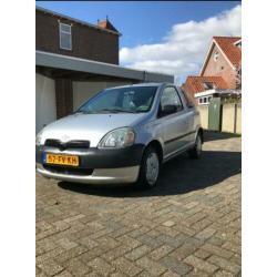 Toyota Yaris 1.0 16V 3DR 2000 Grijs