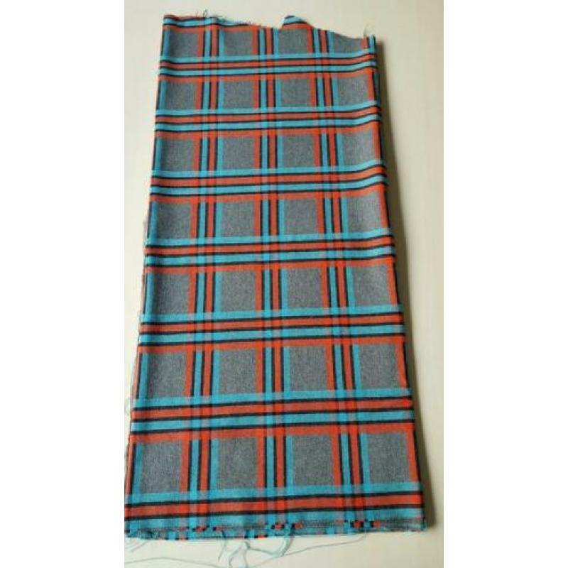 Lapjes stof ruit grijs blauw rood