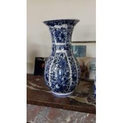 Vaas en vaas met deksel Ceramiche Artistiche.