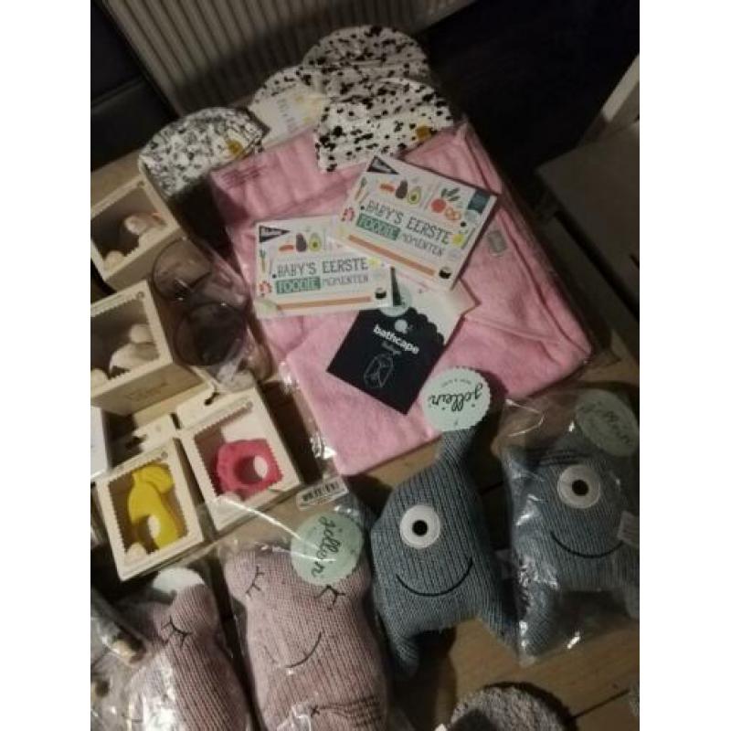 Leuke nieuwe babyspulletjes te koop!