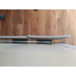 2x leuke raam / muur decoratie