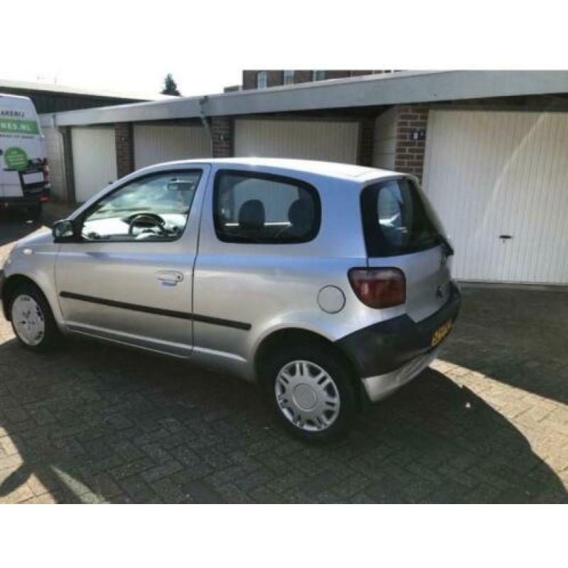 Toyota Yaris 1.0 16V 3DR 2000 Grijs