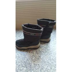 Snowboots/ laarzen/ winterlaarzen maat 32