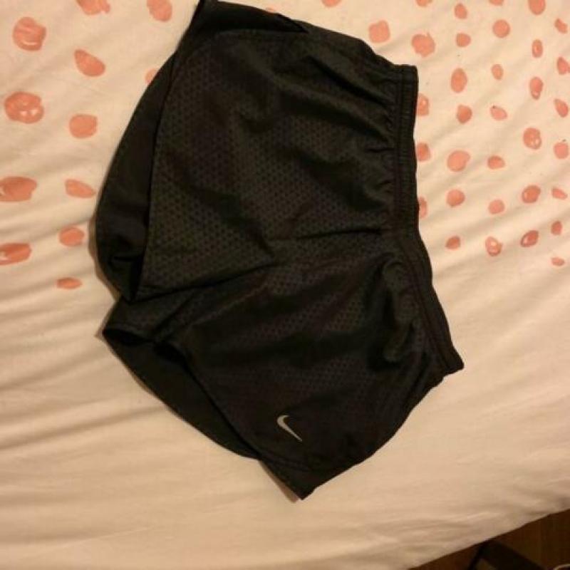 sportkleding - korte broekjes en legging