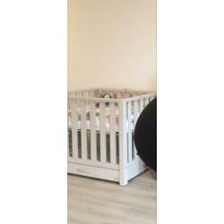 Twf box met lade lichtgrijs/beige in nette staat
