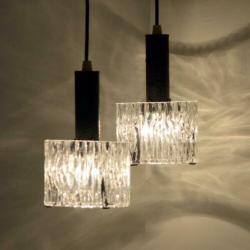 Retro HANGLAMPEN zwart armatuur glazen rand ca. 1960