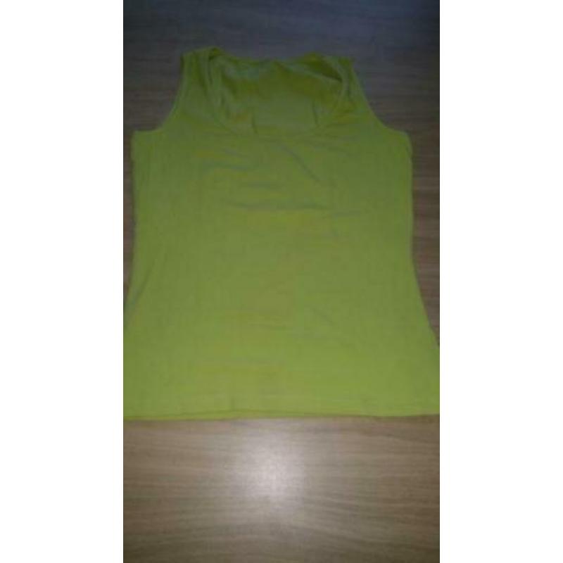 4 shirtjes zonder mouw maat M