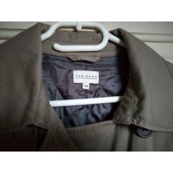 The Barn trenchcoat 38