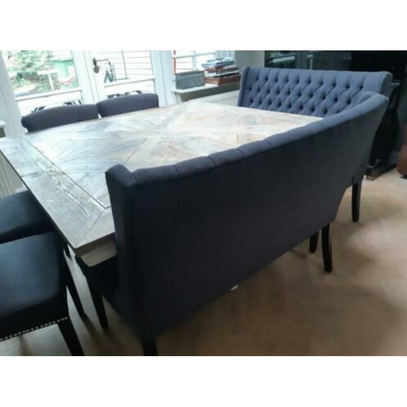 Super mooie set: eettafel, 4 stoelen, 2 bankjes
