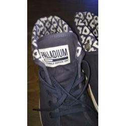 Palladium schoenen. Maat 40