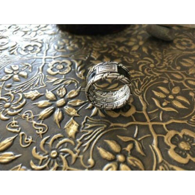 Fantaisie Ring Zwart en Zilveren kleur - Maar 17