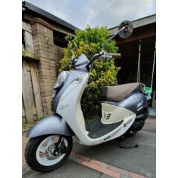 Sym mio snorscooter 2016