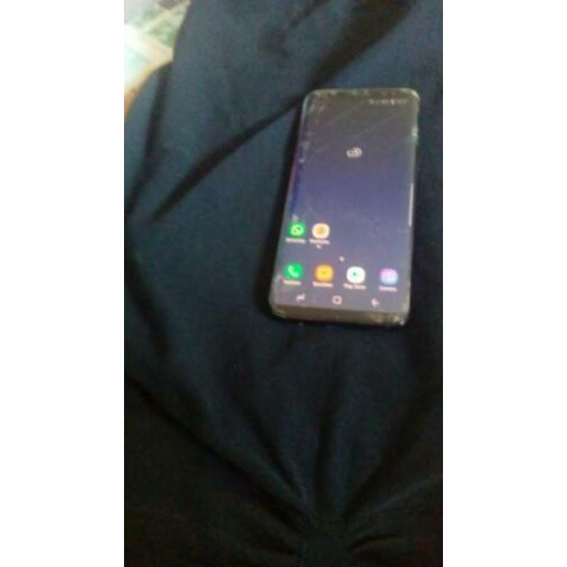 Galaxy s8 perfect werkend maar scheur in het serm
