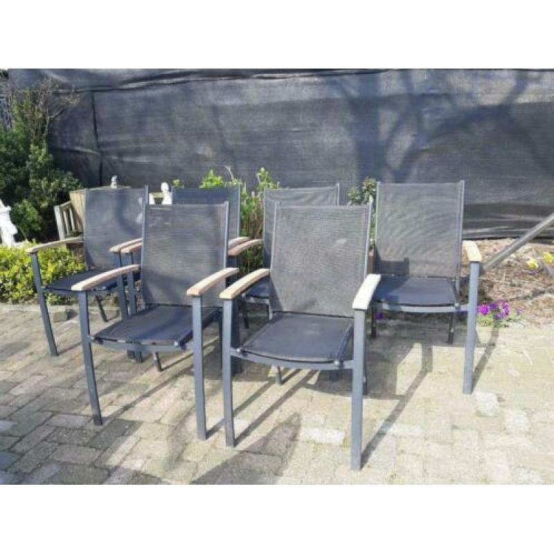 4 leuke tuinstoelen stapelbaar