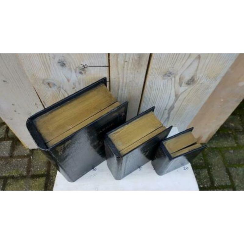 Diverse prachtige boekenkisten opbergkisten