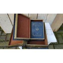 Diverse prachtige boekenkisten opbergkisten