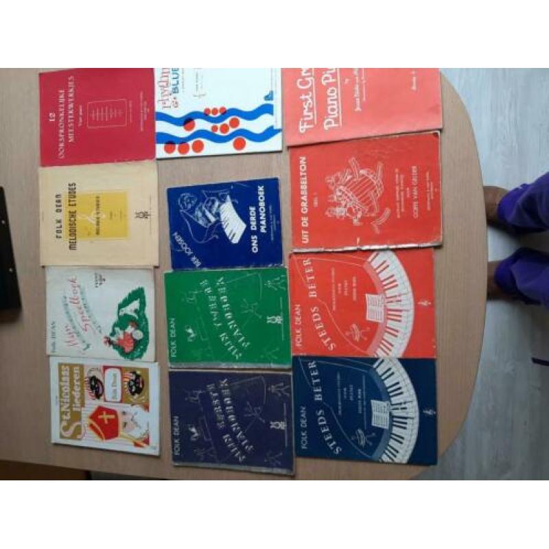 Set van 13 pianoboeken