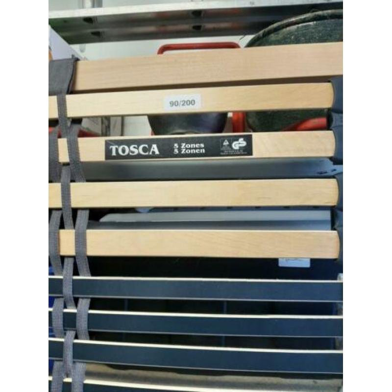 Mooi eenpersoons matras net lattenbodem, 90cm bij 200 cm.