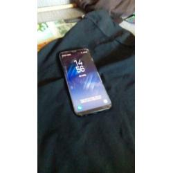 Galaxy s8 perfect werkend maar scheur in het serm