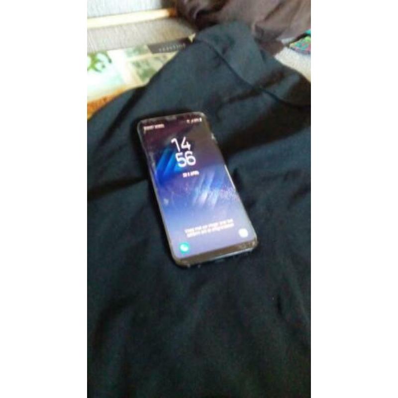 Galaxy s8 perfect werkend maar scheur in het serm