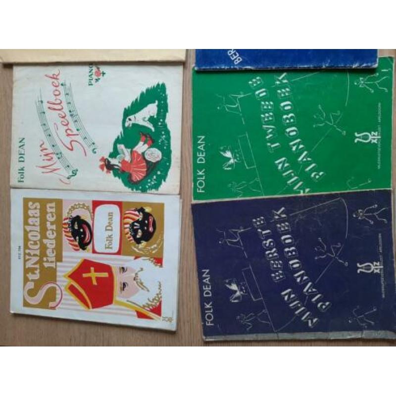 Set van 13 pianoboeken