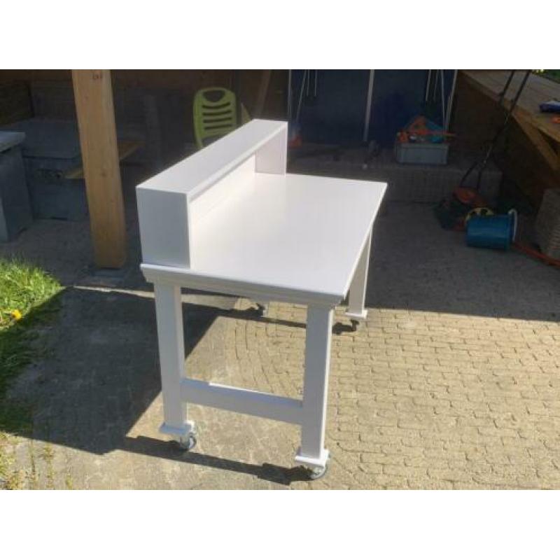 Houten bureau op wieltjes LxBxH 100x60x88