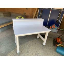 Houten bureau op wieltjes LxBxH 100x60x88